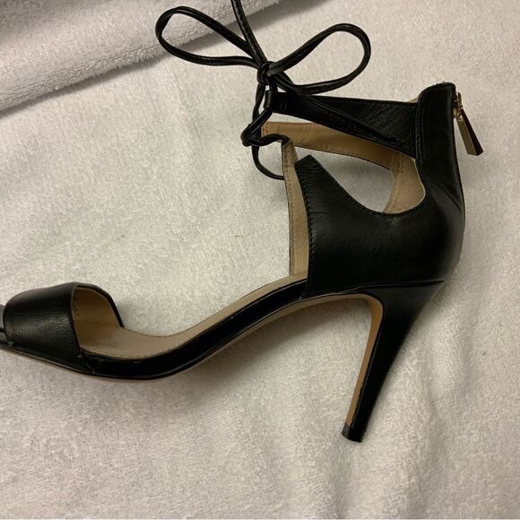 Vince Camuto Celia Black  Print Open Toe/Ankle Tie Heels 7M - Picture 4 of 10